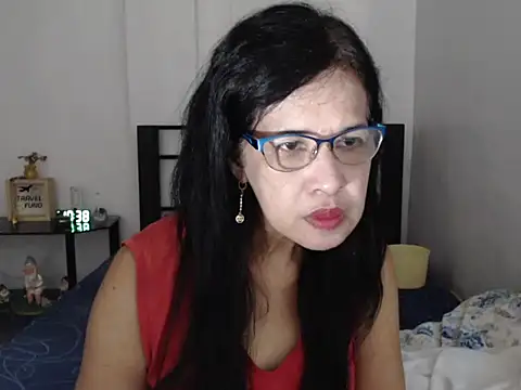 Snapshot of Prettysweetmum chatting on 10.01.25 Prettysweetmum online show from 10.01.25