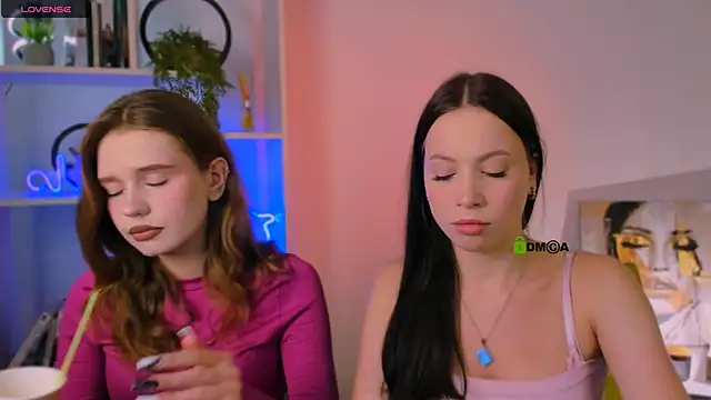 Snapshot of amanda-miki chatting on 09.26.25 amanda-miki online show from 09.26.25