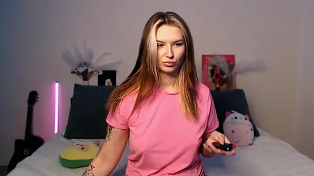 EileenKenner online show from 12.05.25