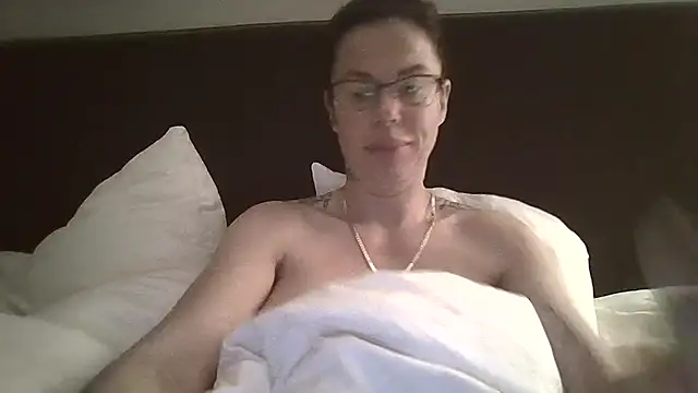 Snapshot of sexygilf82 chatting on 03.06.26 sexygilf82 online show from 03.06.26