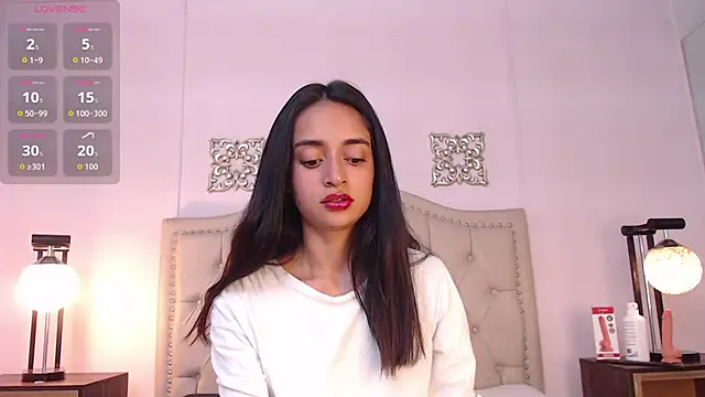 Snapshot of Leilani- chatting on 10.11.25 Leilani- online show from 10.11.25