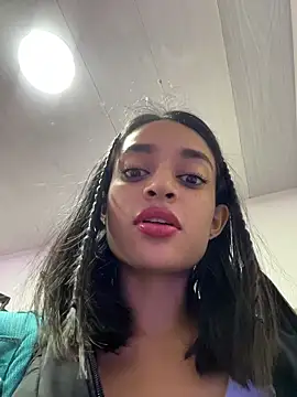 Snapshot of Leilani- chatting on 10.31.25 Leilani- online show from 10.31.25