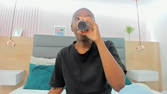  emma willliams  online show from 11.06.25