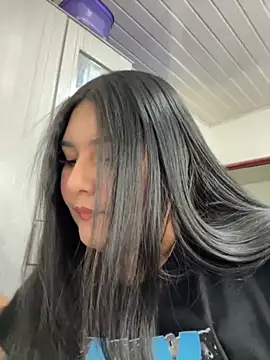 Snapshot of Nicky-222 chatting on 11.19.25 Nicky-222 online show from 11.19.25