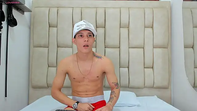 ZafiroAndFlynn online show from 03.29.26