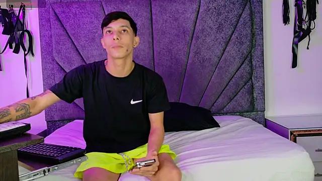 ZafiroAndFlynn online show from 04.19.26