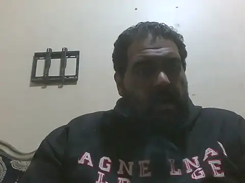 Snapshot of elpoop7305 chatting on 01.14.26 elpoop7305 online show from 01.14.26