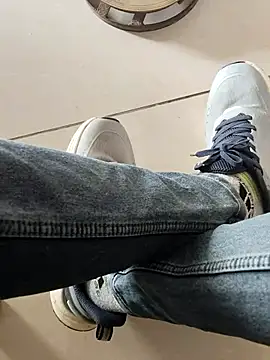 INTERNATIONAL0001 online show from 12.18.25