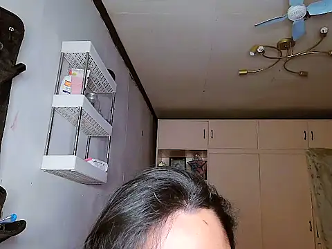 YourNikkieXxx online show from 12.15.25