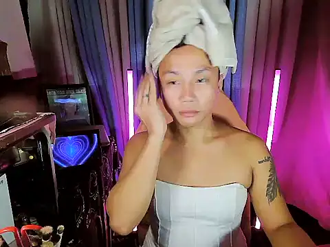 Snapshot of YourNikkieXxx chatting on 06.12.26 YourNikkieXxx online show from 06.12.26