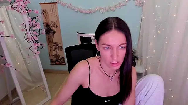 Aurora Loveu online show from 04.15.26