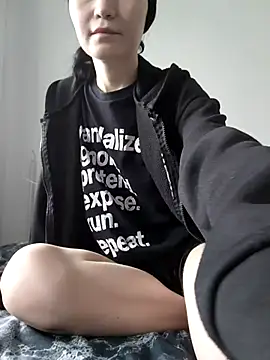 DragonFoxie online show from 11.10.25