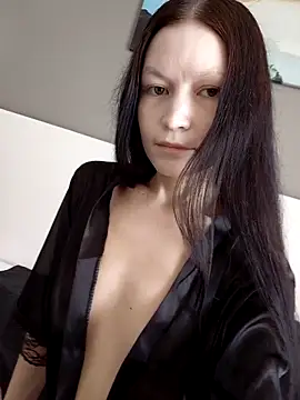 Snapshot of DragonFoxie chatting on 05.18.26 DragonFoxie online show from 05.18.26