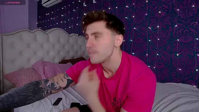 Oscar Miller  online show from 11.21.25