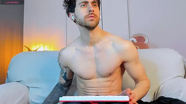 Oscar Miller  online show from 04.08.26