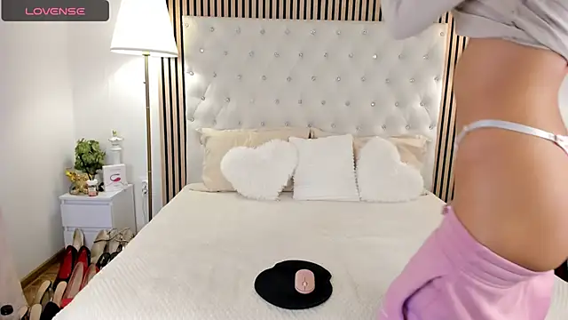 AlexiaLush online show from 10.16.25