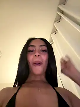 Snapshot of yasmingarcia chatting on 11.19.25 yasmingarcia online show from 11.19.25