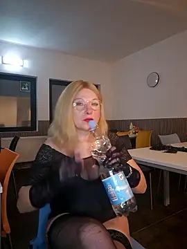 TinaLizxh online show from 01.10.26