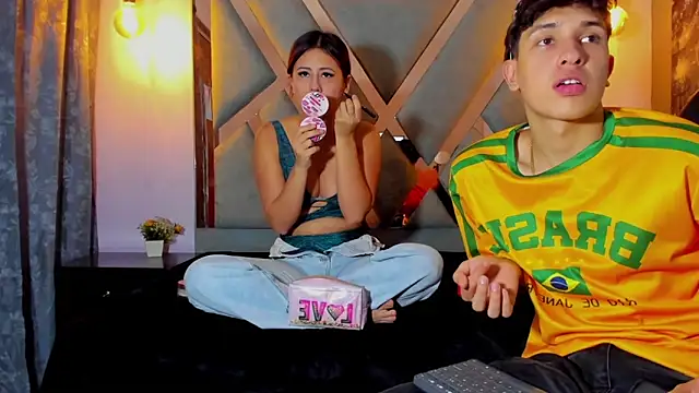 ChanellandMax online show from 12.17.25