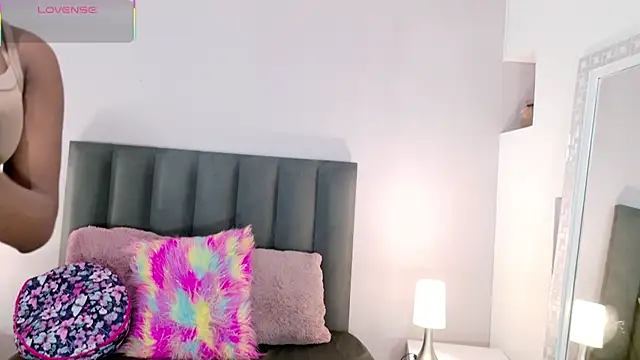 KendraChavez  online show from 09.19.25