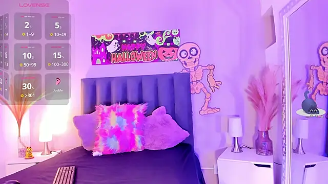 KendraChavez  online show from 10.24.25