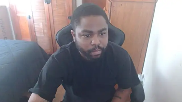 Snapshot of Breadwinnah chatting on 09.18.25 Breadwinnah online show from 09.18.25
