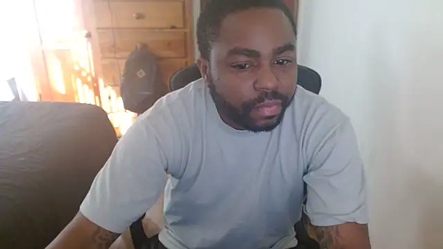 Snapshot of Breadwinnah chatting on 10.11.25 Breadwinnah online show from 10.11.25