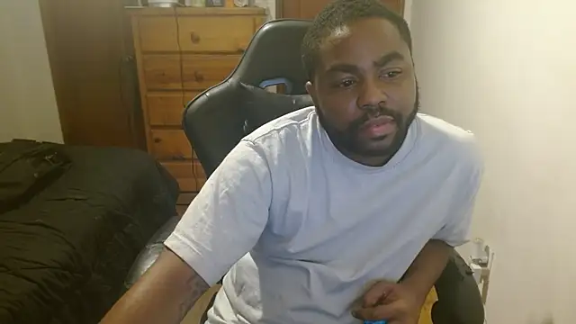 Snapshot of Breadwinnah chatting on 10.15.25 Breadwinnah online show from 10.15.25
