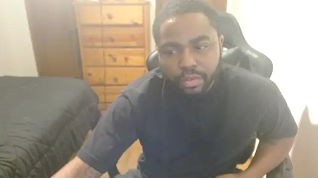 Snapshot of Breadwinnah chatting on 10.16.25 Breadwinnah online show from 10.16.25