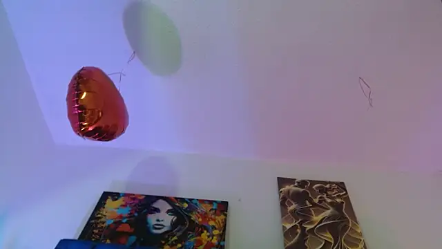 Snapshot of Annie_switt chatting on 04.22.26 Annie switt online show from 04.22.26