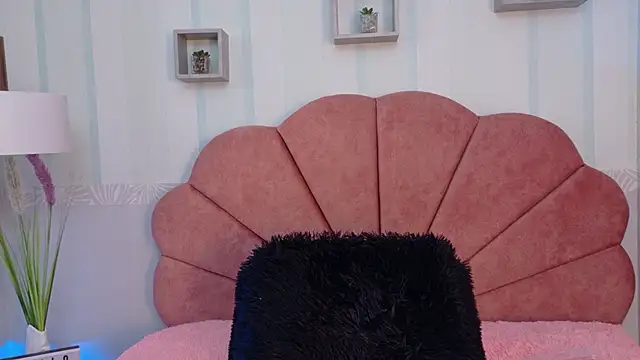 Snapshot of Conejita_420 chatting on 09.23.25 Conejita 420 online show from 09.23.25