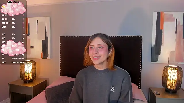 Snapshot of seraphine_star chatting on 02.11.26 seraphine star online show from 02.11.26