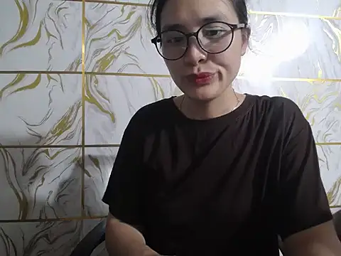 Snapshot of Lyzizi_lovely09 chatting on 06.18.26 Lyzizi lovely09 online show from 06.18.26