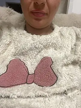 Snapshot of DeboraGaia chatting on 09.29.25 DeboraGaia online show from 09.29.25