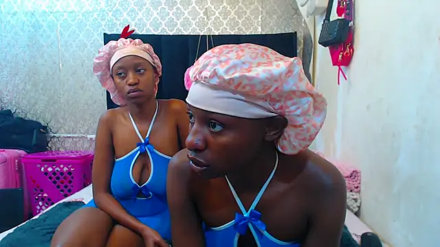 LonelyQueenxx25 online show from 11.28.25