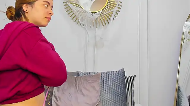 Snapshot of CharlotteBrownn_ chatting on 10.23.25 CharlotteBrownn online show from 10.23.25