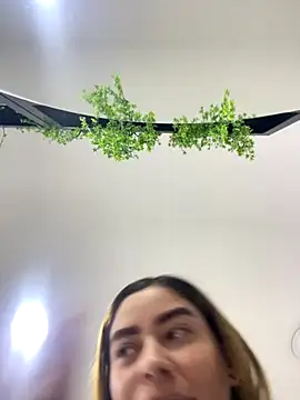 Snapshot of CharlotteBrownn_ chatting on 10.25.25 CharlotteBrownn online show from 10.25.25