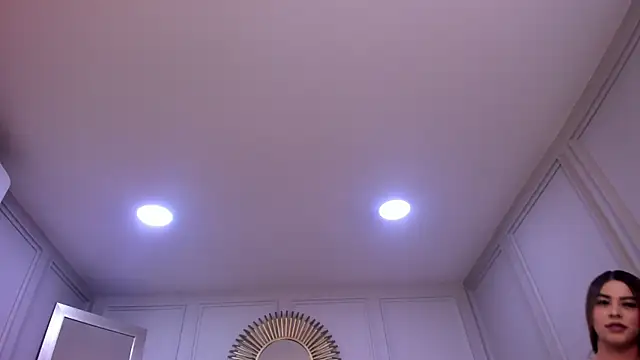 Snapshot of CharlotteBrownn_ chatting on 12.20.25 CharlotteBrownn online show from 12.20.25