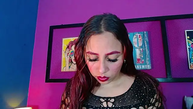 Naomi Blomm online show from 09.18.25