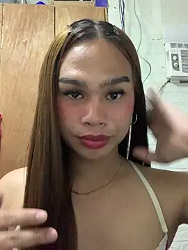 Essie 08 online show from 11.21.25