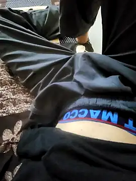 Snapshot of coupleyug chatting on 09.20.25 coupleyug online show from 09.20.25