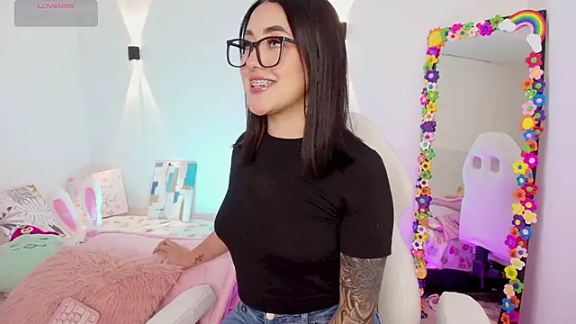 Snapshot of justonecute chatting on 10.02.25 justonecute online show from 10.02.25