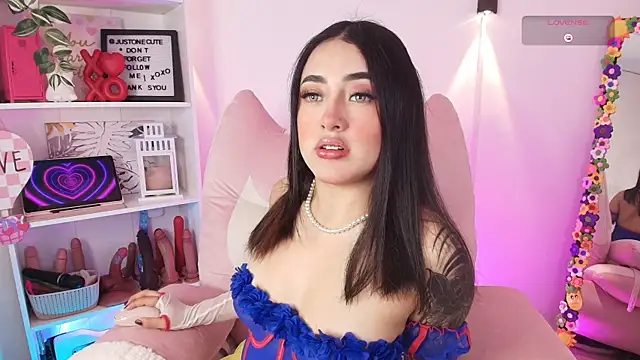 Snapshot of justonecute chatting on 02.16.26 justonecute online show from 02.16.26