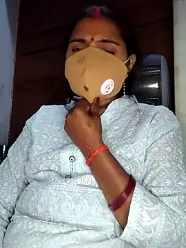 Snapshot of SHABNAM_G chatting on 12.15.25 SHABNAM G online show from 12.15.25