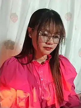 Snapshot of Sisi_dy01 chatting on 06.20.26 Sisi dy01 online show from 06.20.26