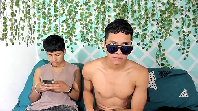 Snapshot of sebas_boys577 chatting on 09.28.25 sebas boys577 online show from 09.28.25