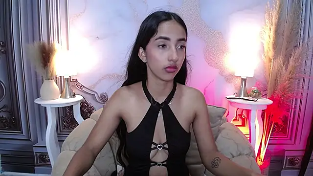 Snapshot of MilkyLally chatting on 11.11.25 MilkyLally online show from 11.11.25