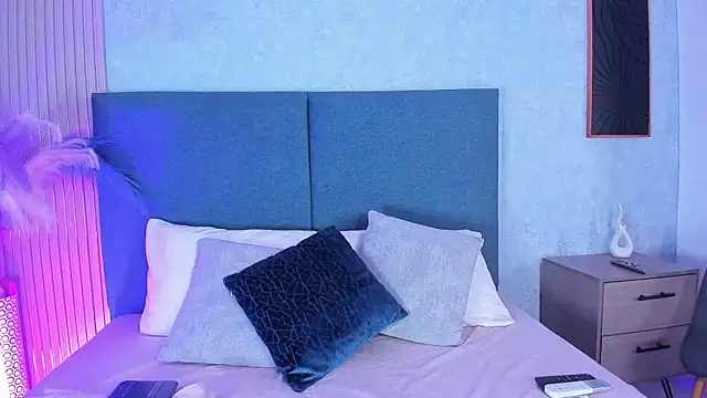 Laura Ivy online show from 03.31.26