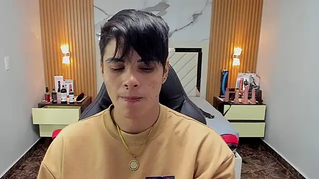 KAROLLJONES1 online show from 09.19.25