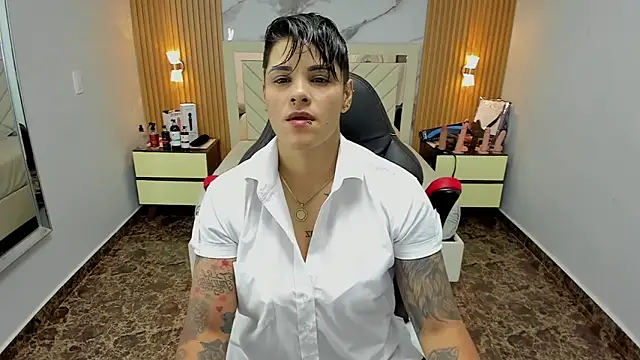 KAROLLJONES1 online show from 10.11.25